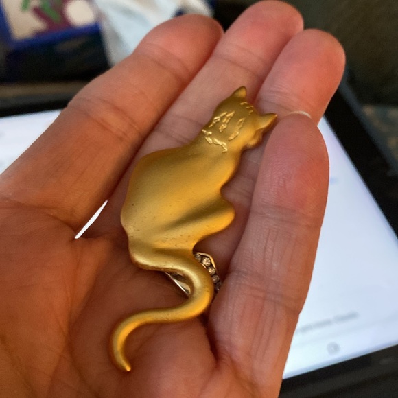 Cat pin marked 1988 VMFA - Picture 2 of 5